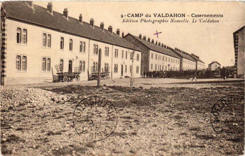 CPA MILITAIRE Camp du Valdahon-Casernements (315998)