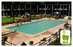 Postcard SWIMMING POOL SCENE Nashville Tennessee TN AS2104