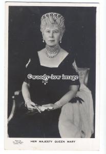 r1869 - Queen Mary seated with a fan - postcard