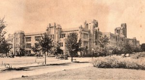 1930s INDIANAPOLIS INDIANA BUTLER UNIVERSITY VINTAGE AUTOS POSTCARD P699