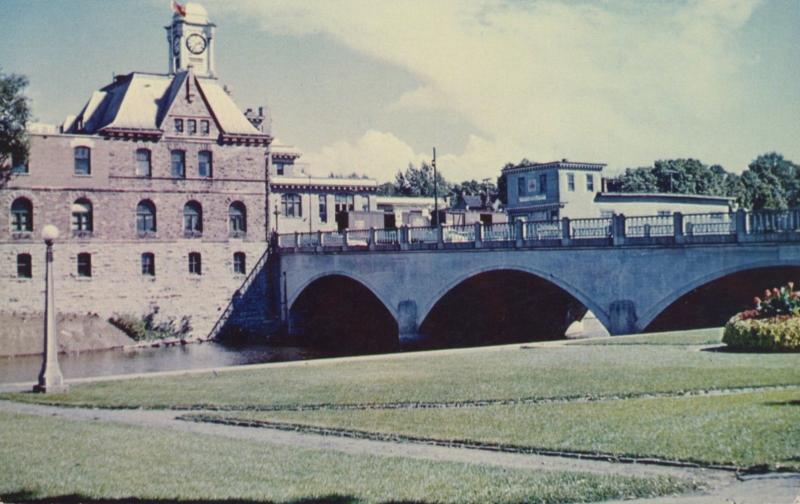 Coronation Park Pembroke ON Ontario Bridge Vintage Postcard D10c