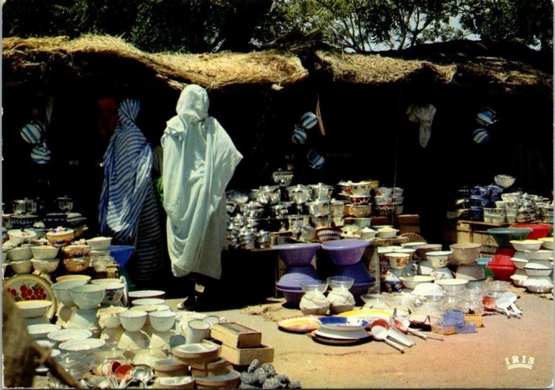 VINTAGE CONTINENTAL SIZE POSTCARD SCENE AT THE MARKET POSTED FROM TOGO AFRICA 82