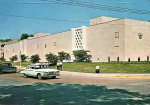 1950s COLUMBIA MISSOURI UNIVERSITY OF MO AGRICULTURE BUILDING POSTCARD P100