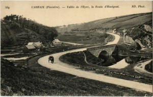 CPA Carhaix - Vallee de l'Hyer - La Route d'Huelgoat (1033041)