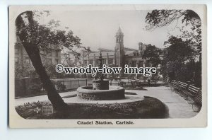 tp9051 - Cumbria - Citadel Station, Gardens and Fountain, in Carlisle - postcard