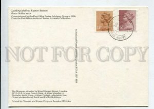 429463 UK 1988 year Loading Mails at Euston Station postcard