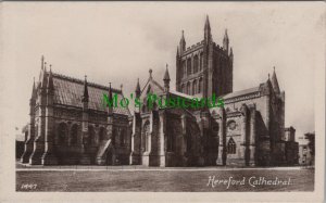Herefordshire Postcard - Hereford Cathedral   DC1369