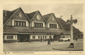 france, TROUVILLE-DEAUVILLE, Gare, Railway Station, Bus (1920s) Postcard