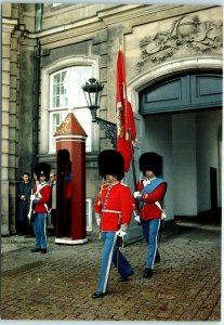 M-12293 The Queen's Guard United Kingdom