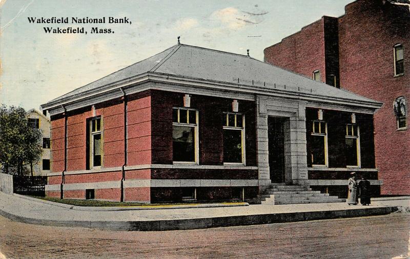 Wakefield Massachusetts~Ladies Chat Outside Wakefield National Bank~1915 PC 