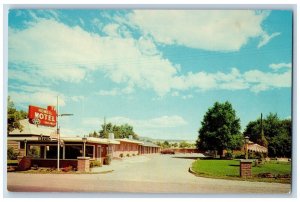 Pocatello Idaho ID Postcard Howell Motel Exterior Building c1960 Vintage Antique