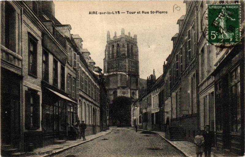 CPA AIRE-sur-la-LYS Tour et Rue St-Pierre (414360)
