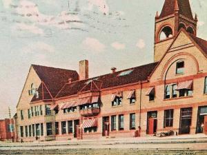 Postcard 1909 Hand Tinted View of Union RR Depot in Ottumwa, Iowa.  W8