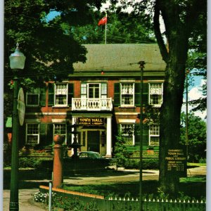 c1960s Gananoque, ON Town Hall & Public Library Postcard 1000 Islands Fountain