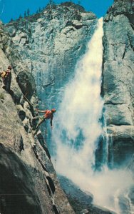 USA California Yosemite Nat. Park Upper Yosemite Falls Vintage Postcard 07.60