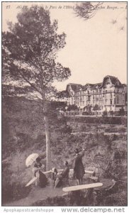 France Agay Dans le Parc de l'Hotel des Roches Rouges