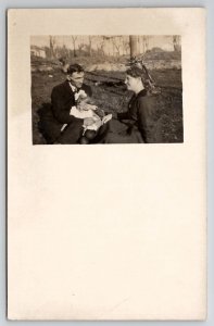 RPPC Sweet Young Family Momma Sweet Smile on Lawn Postcard F21