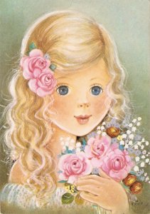 Pretty litle Girl with Roses Nice French Postcard. Size 15 x 10,5 cms