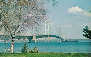 USA The Mackinac Bridge Michigan Vintage Postcard 07.45