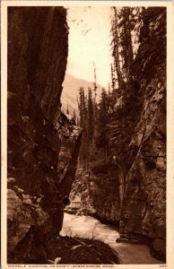 VINTAGE POSTCARD MARBLE CANYON ON BAFF TO WINDERMERE ROAD ALBERTA CPR CARD