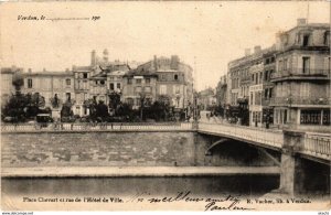 CPA VERDUN - Place Chevert et rue de l'Hotel de Ville (240952)