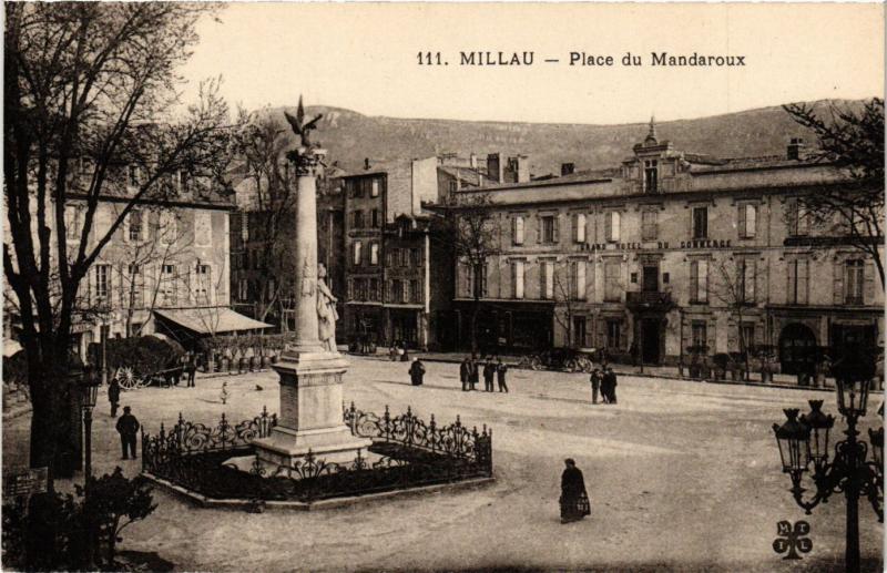 CPA MILLAU - Place du Mandaroux (290082)