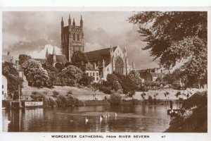 Worcestershire Postcard - Worcester Cathedral from River Severn Ref TZ4421