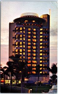 Postcard - Pier 66, Fort Lauderdale, Florida, USA