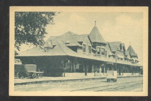 MEDICINE HAD ALBERTA CANADA RAILROAD DEPOT TRAIN STATION VINTAGE POSTCARD