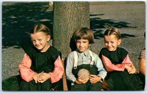 M-54757 Three Amish Children Pennsylvania Dutch Country