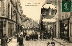 CPA LA FLECHE - Grande Rue prise de la Place Henri IV (112411)