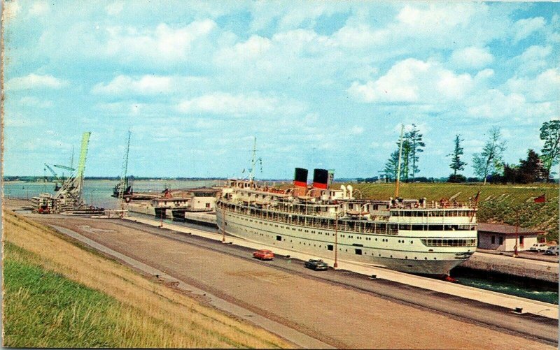 Great Lakes Cruise Steamer Iroquois Lock New St Lawrence Seaway Canada Postcard 