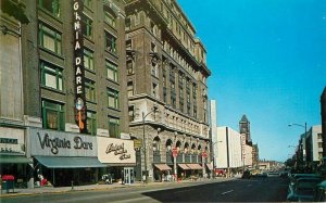 Nebraska Omaha Virginia Dare Store 1950s Automobile Dunlap Postcard 22-4385