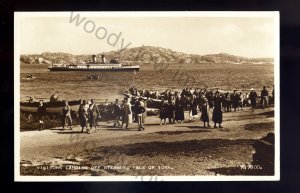 f2570 - Scottish Ferry - U/K Steamer landing Passengers, Isle of Iona - postcard