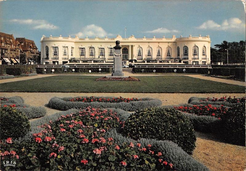 BR50073 Le jardin et le casino deauville      France