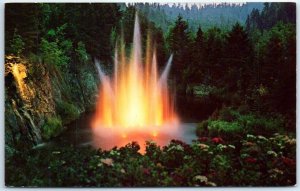 M-92705 The Fountain at nite The Butchart Gardens Victoria Canada