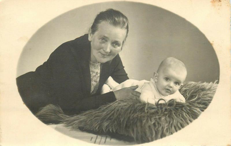 Lot 12 photo postcards women with children early studio photography included