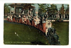 IL - Chicago. Riverview Park Miniature Railroad Train   (worn)