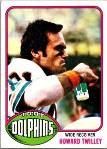 1976 Topps Football Card Howard Twilley Miami Dolphins sk4497