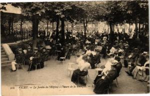 CPA VICHY Le Jardin de l'Hopital a l'Heure de la musique (266989)