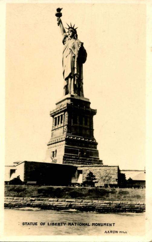 NY - New York City. Statue of Liberty - RPPC