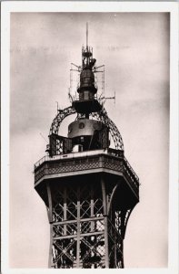 France Paris Le Sommet de la Tour Eiffel Vintage RPPC C220