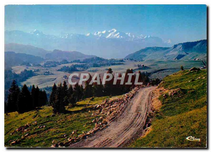 Postcard Modern Taninges Praz de Lys Haute Savoie Panorama of Mont Blanc from...