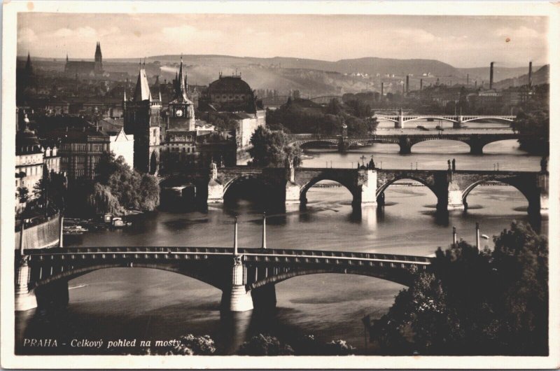 Czech Republic Praha Celkový Pohled Na Mosty Bridge Prague Vintage RPPC 04.13