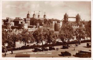 BR96601 the tower of london real photo valentine 219750 car voiture  uk