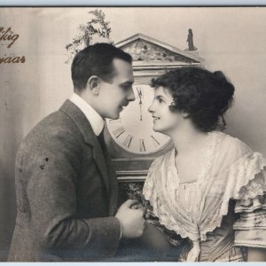 1922 Dutch Happy New Year RPPC Cute Smiling Young Lady Girl Couple Midnight A205