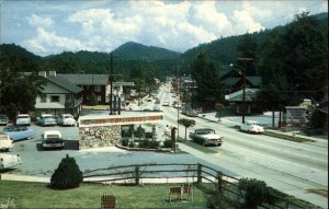 Gatlinburg Tennessee TN Street Scene 1950s-60s Vintage Postcard