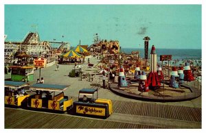 Postcard AMUSEMENT PARK SCENE Wildwood New Jersey NJ AT4876