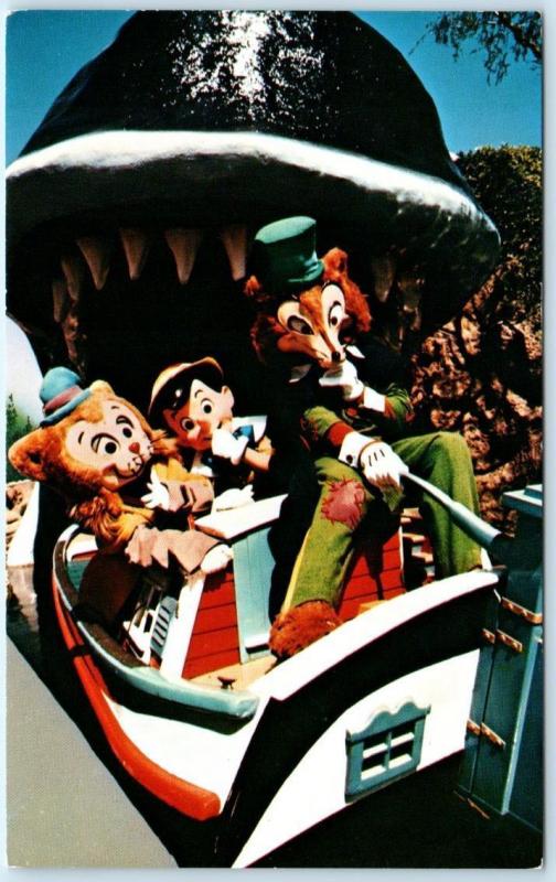 DISNEYLAND  Pinocchio, Gideon & Foulfellow in STORYBOOK LAND Whale  Postcard