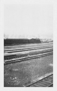 NEW HAVEN TRAIN LEAVING UNION STATION PROVIDENCE RI IN 1936 POSTCARD *NOTE*